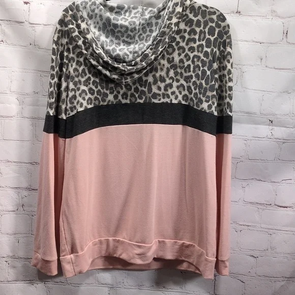 Glitzy Girlz Boutique Leopard Long-sleeved Hoodie 1x - Picture 6 of 8